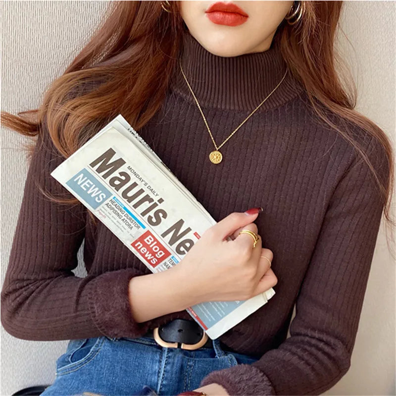 Women's Turtleneck Sweater Winter 2025 Retro Red with Velvet Lining Thickened Inner Wear Thermal Knitting Bottoming Shirt